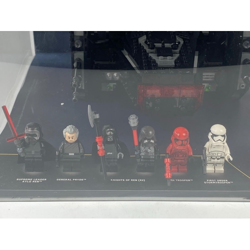 30 - Star Wars LEGO light up display, 34cm x 34cm x 34cm