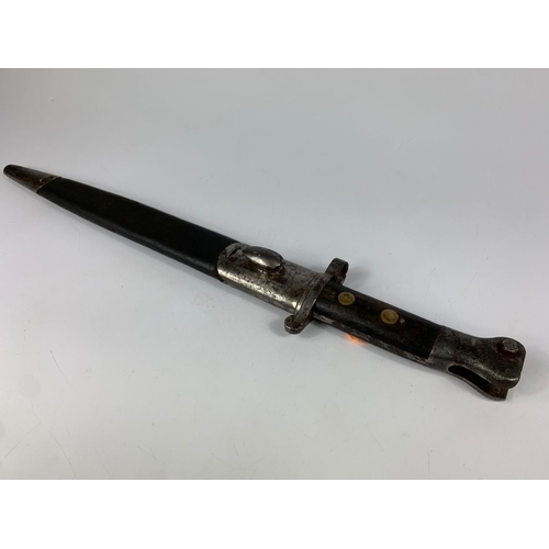1 - Late 19th century bayonet stamped, W.D. and V.R.  44cm