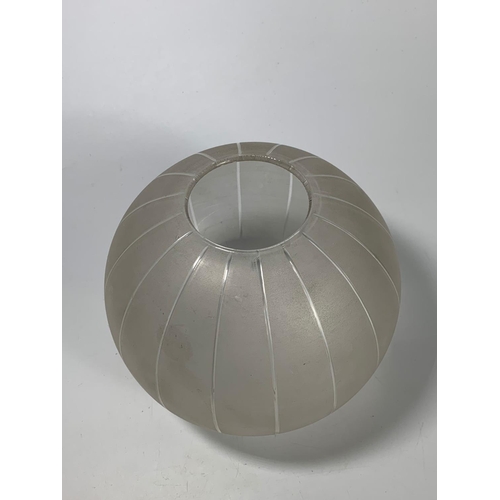 52 - Edwardian lamp shade, 16cm