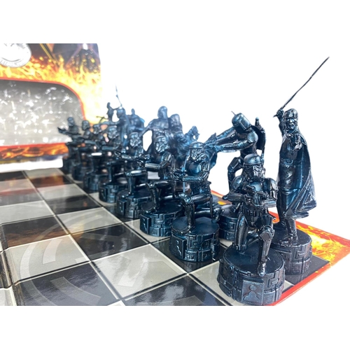 111 - Star Wars chess set