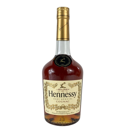 12 - Hennessy Very Special Cognac. 70cl