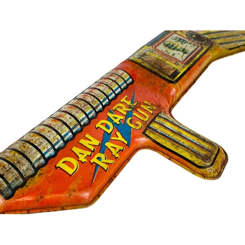 120 - Rare 1950s Dan Dare Ray Gun, Mettoy Tinplate Eagle Comic. 52cm