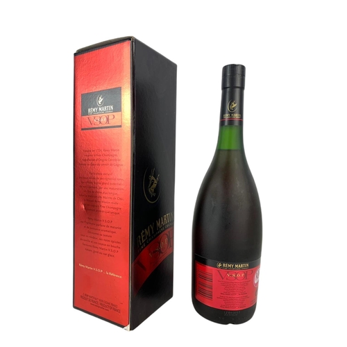 18 - Remy Martin Fine Champagne Cognac. V.S.O.P.