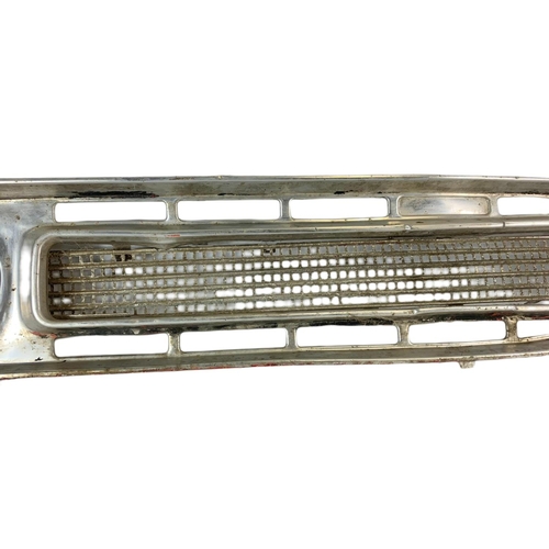 234 - Vintage Morris car grill. 147cm