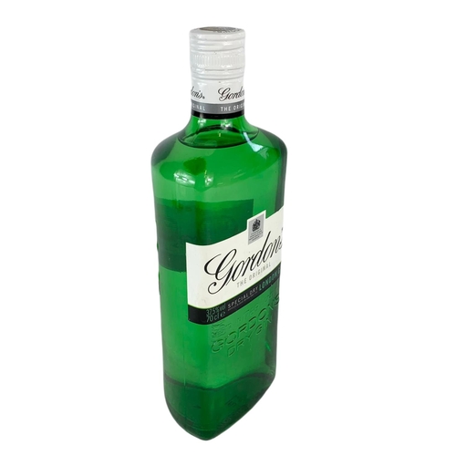 30 - Gordon’s Special Dry London Gin. 70cl