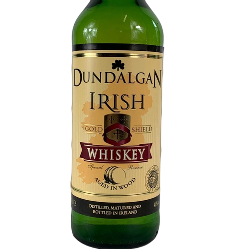 31 - Dundalgan Irish Gold Shield Whiskey. Special Reserved Aged in Wood. 70cl