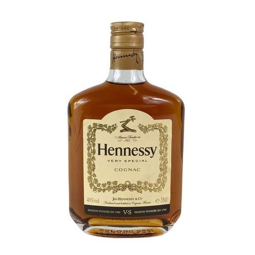 33 - Hennessy Very Special Cognac. 35cl.