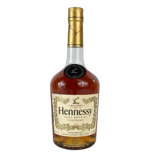 34 - Hennessy Very Special Cognac. 70cl.