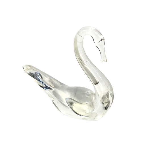 391 - 3 Selkirk Glass paper weight swans. Largest 11.5cm