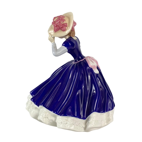 400 - Royal Doulton figurine “Mary” 17cm