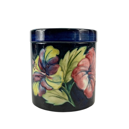 401 - Vintage Moorcroft jar with lid. 8.5/9cm.