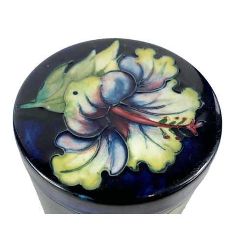 401 - Vintage Moorcroft jar with lid. 8.5/9cm.