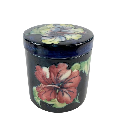 401 - Vintage Moorcroft jar with lid. 8.5/9cm.