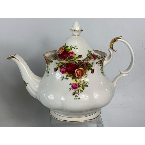 417 - 23 piece Royal Albert Old Country Roses tea set