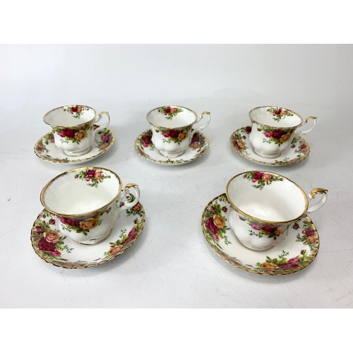 417 - 23 piece Royal Albert Old Country Roses tea set