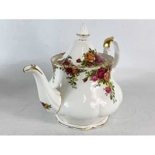 461 - Royal Albert Old Country Roses tea ware.