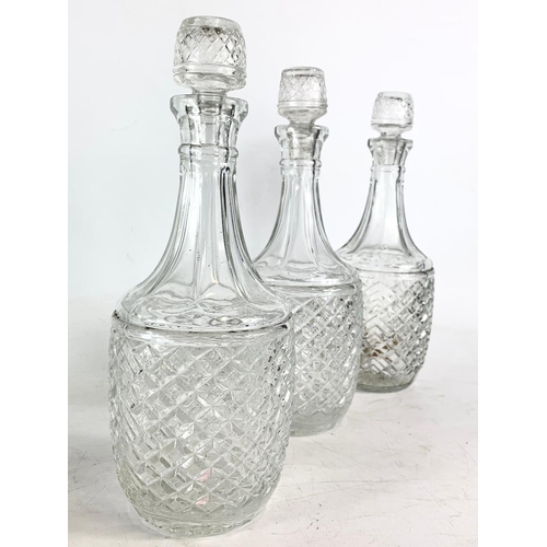 466 - 3 vintage matching decanters. 26.5cm