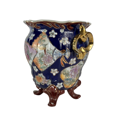 478 - Vintage hand painted Satsuma planter. 21/21cm.