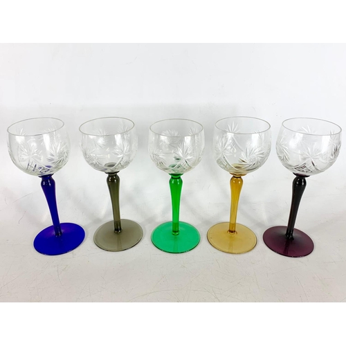 487 - 5 vintage crystal wine glasses. 18cm