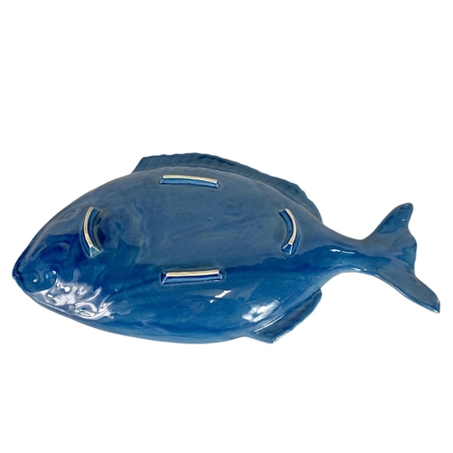 495 - Large pottery fish platter and 5 matching pottery plates. El Corte Ingles. 51cm