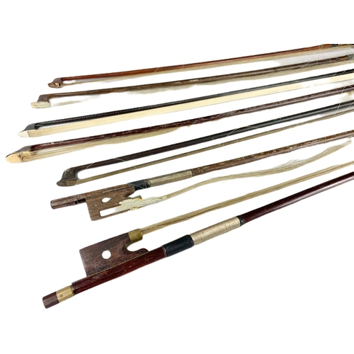 497 - Quantity of violin bows for restoration. With 2 cases.