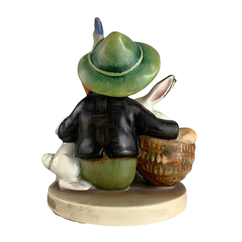 540 - Vintage Goebel pottery figure. 9.5/11cm