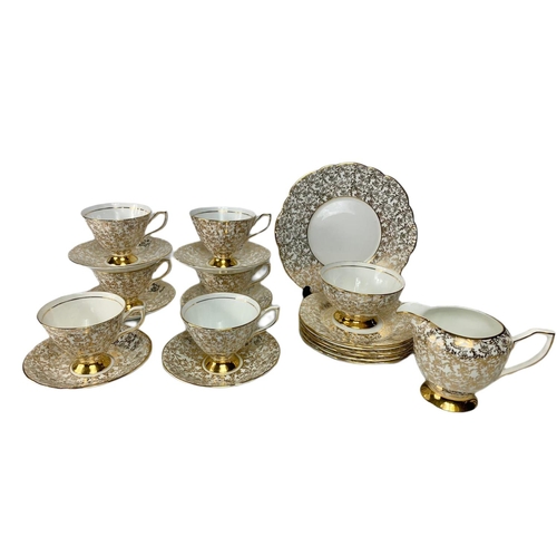 560 - 21 piece vintage Clare tea set