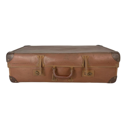 60 - Vintage travel case. 72/45/21cm