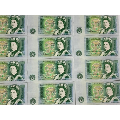 667 - Vintage Bank of Ireland £1 notes with consecutive serial numbers