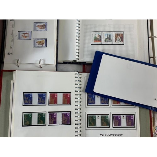 669 - Large quantity of stamps