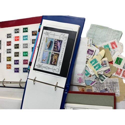 669 - Large quantity of stamps