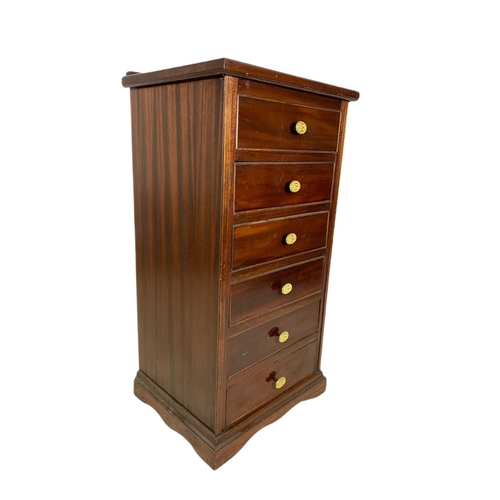 794 - Mahogany 6 drawer chest. 48/40.5/98cm