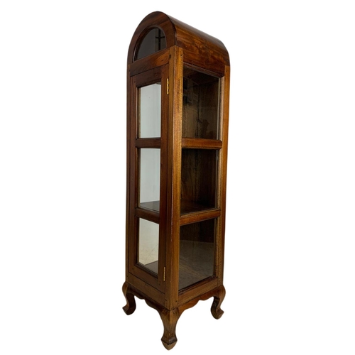 800 - Indian rosewood display cabinet. 32/32/120cm