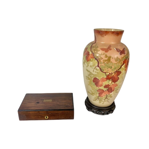 81 - Large Victorian glass vase on stand and an early 20th century trinket box. 32.5cm