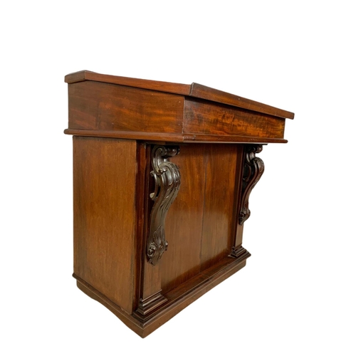 824 - Large mahogany davenport desk, made with Victorian parts. 78/59/87cm