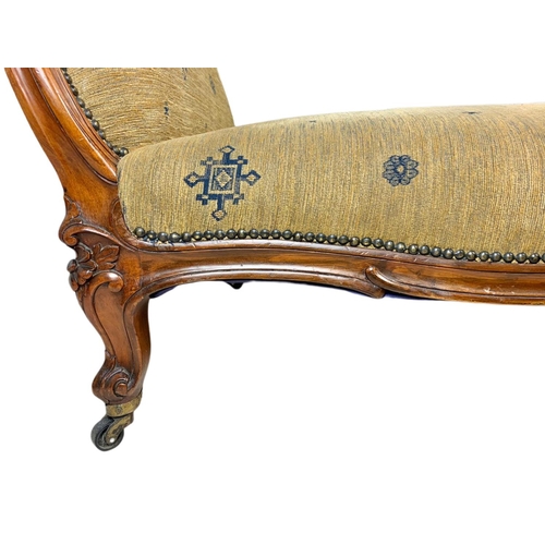 827 - 19th century french carved walnut chaise lounge. 160cm