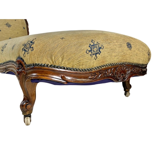 827 - 19th century french carved walnut chaise lounge. 160cm