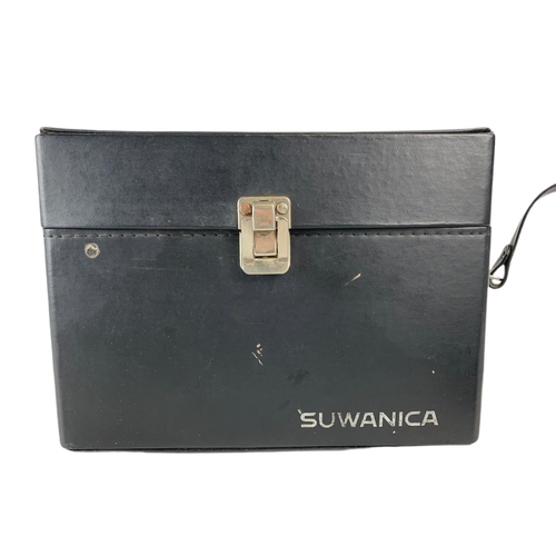 84 - Suwanica camera in case