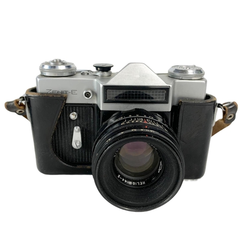 85 - Vintage ZENIT-E camera.