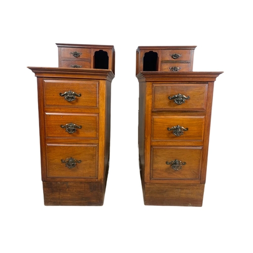 859 - Pair of Edwardian walnut gallery back bedside drawers. 37/60/89cm.