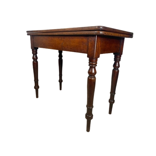 863 - Victorian mahogany tea table 97/46/78cm.