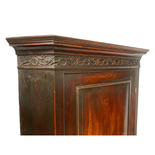 909 - Tall Georgian inlaid mahogany hanging corner cupboard with 3 fitted shelves. 80/49/120cm