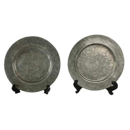 95 - Lot of old kitchenware. Including a pair of 19th century pewter plates, early 20th century mincer, a... 