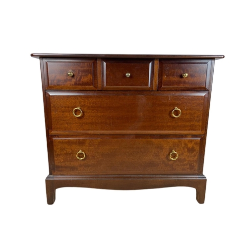 804 - Stag chest of drawers with matching bedside. 82/36.5/71cm