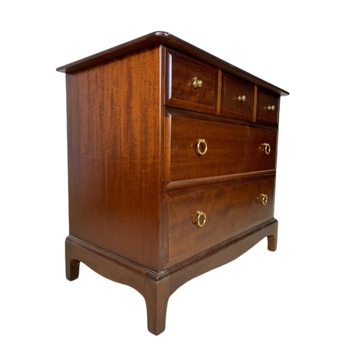 804 - Stag chest of drawers with matching bedside. 82/36.5/71cm