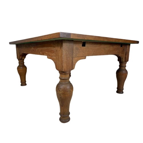 808 - Large oak coffee table. 106.5/91/53cm