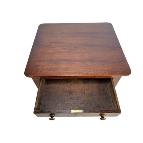 896 - Georgian mahogany side table with drawer. 53/47/72cm