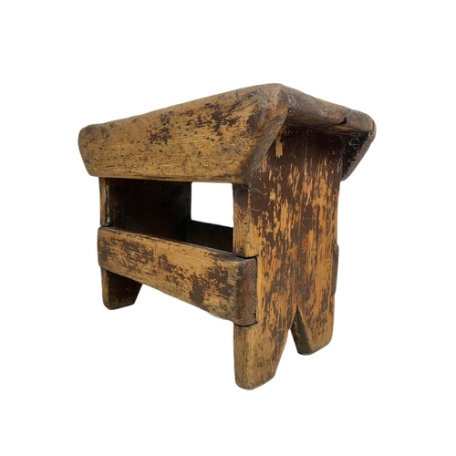 899 - 19th century pine stool. 40/21/30cm