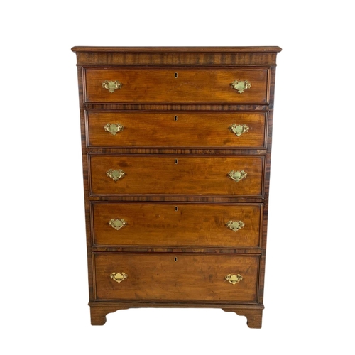 900 - Large early 19th century mahogany chest of drawers. 79/58/117.5cm