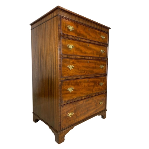 900 - Large early 19th century mahogany chest of drawers. 79/58/117.5cm